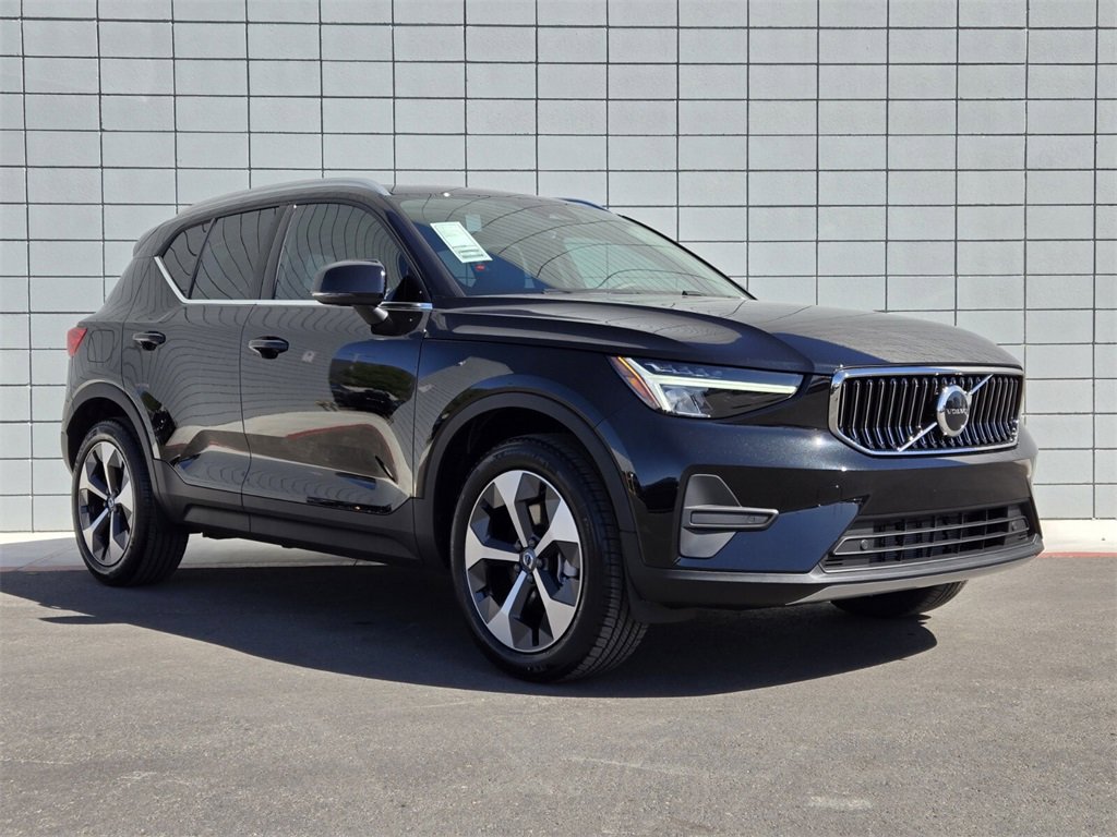 New 2025 Volvo XC40 B5 Core w/ Protection Package Premier image 3