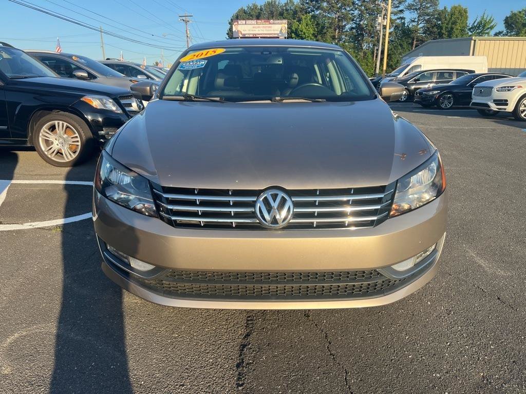Used 2015 Volkswagen Passat TDI SEL Premium FWD image 2
