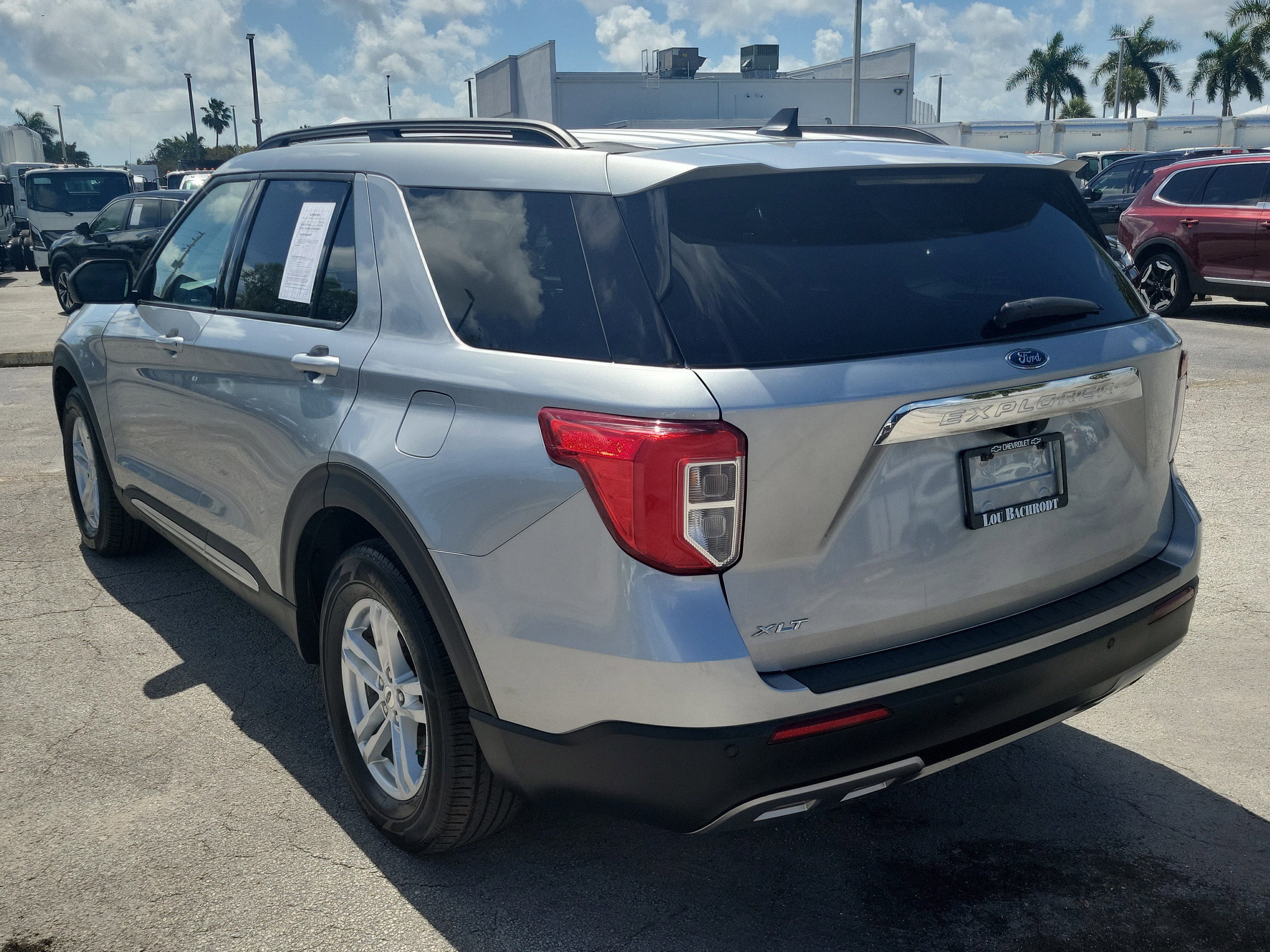 Used 2023 Ford Explorer XLT w/ Equipment Group 202A image 5