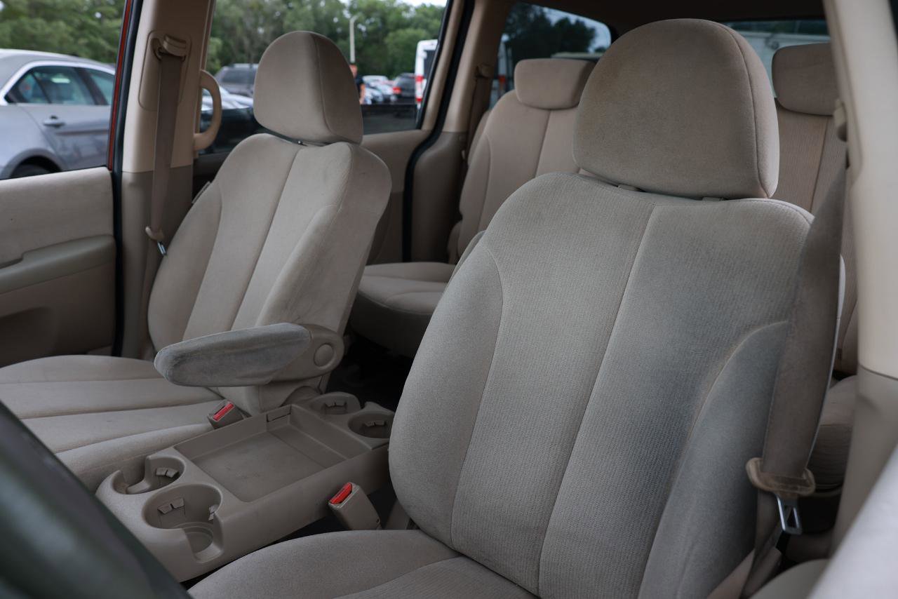 Used 2008 Kia Sedona LX image 6