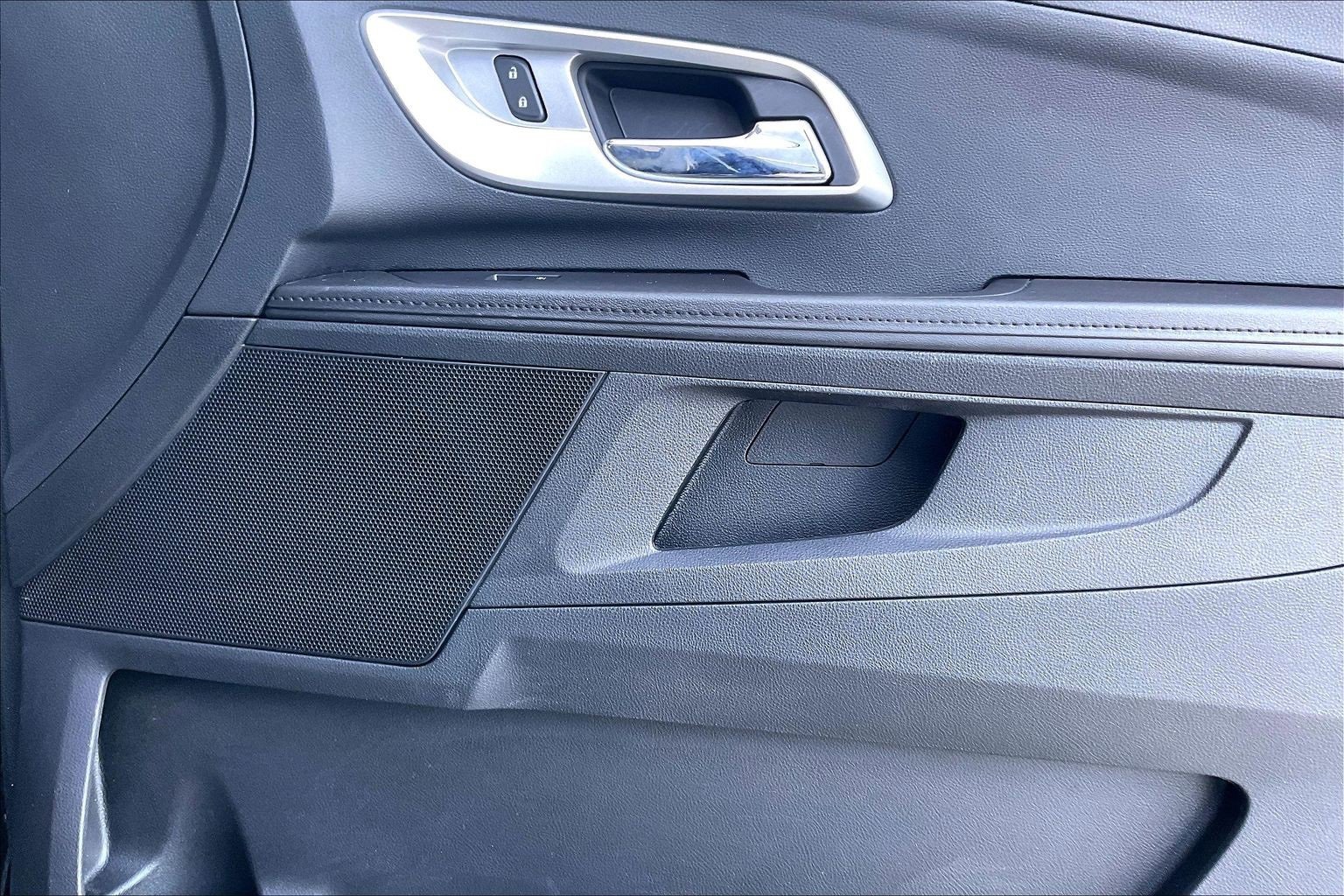 Used 2017 Chevrolet Equinox LT w/ Driver Confidence Package II image 20