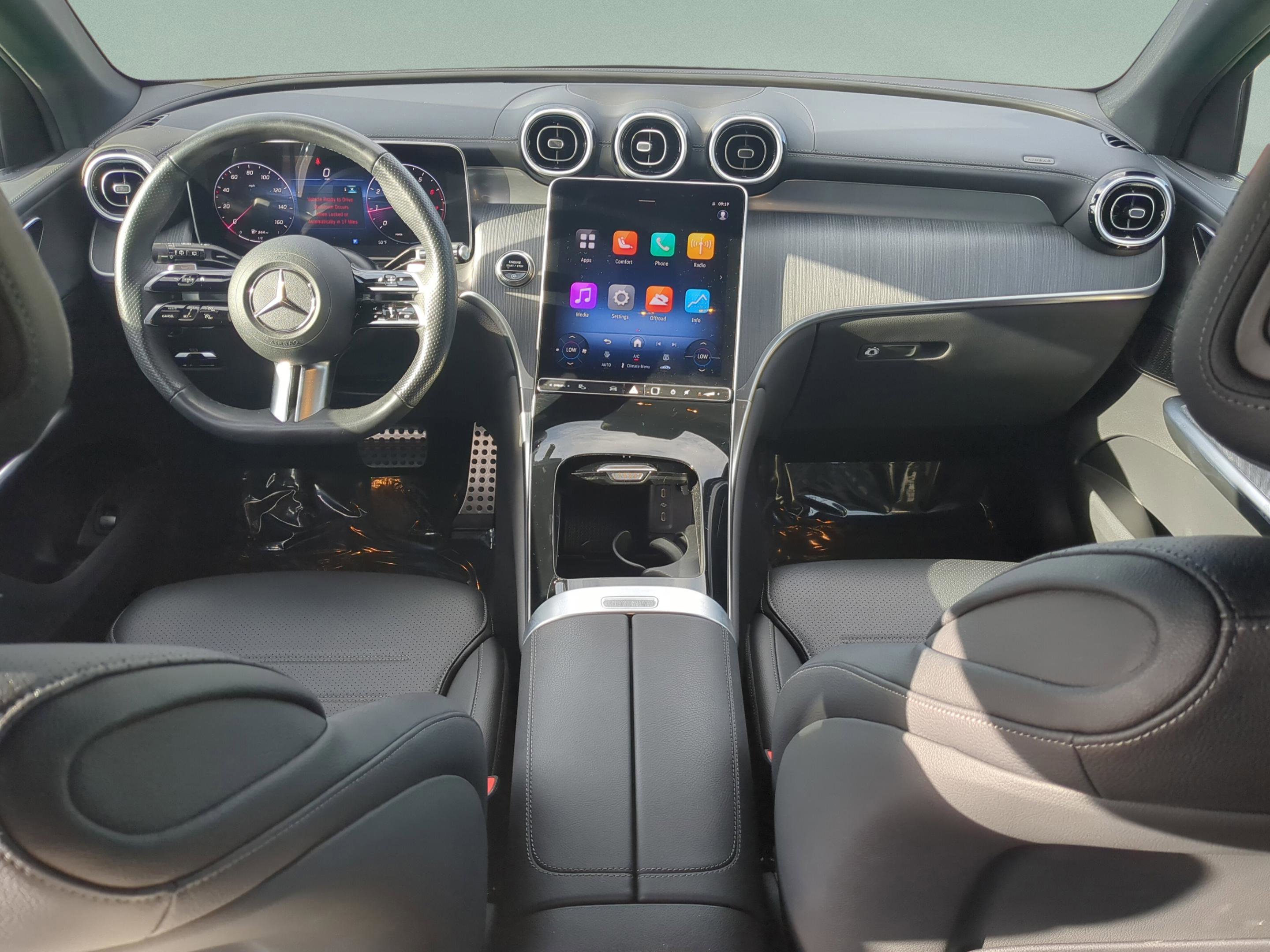 Certified 2025 Mercedes-Benz GLC 300 4MATIC image 17