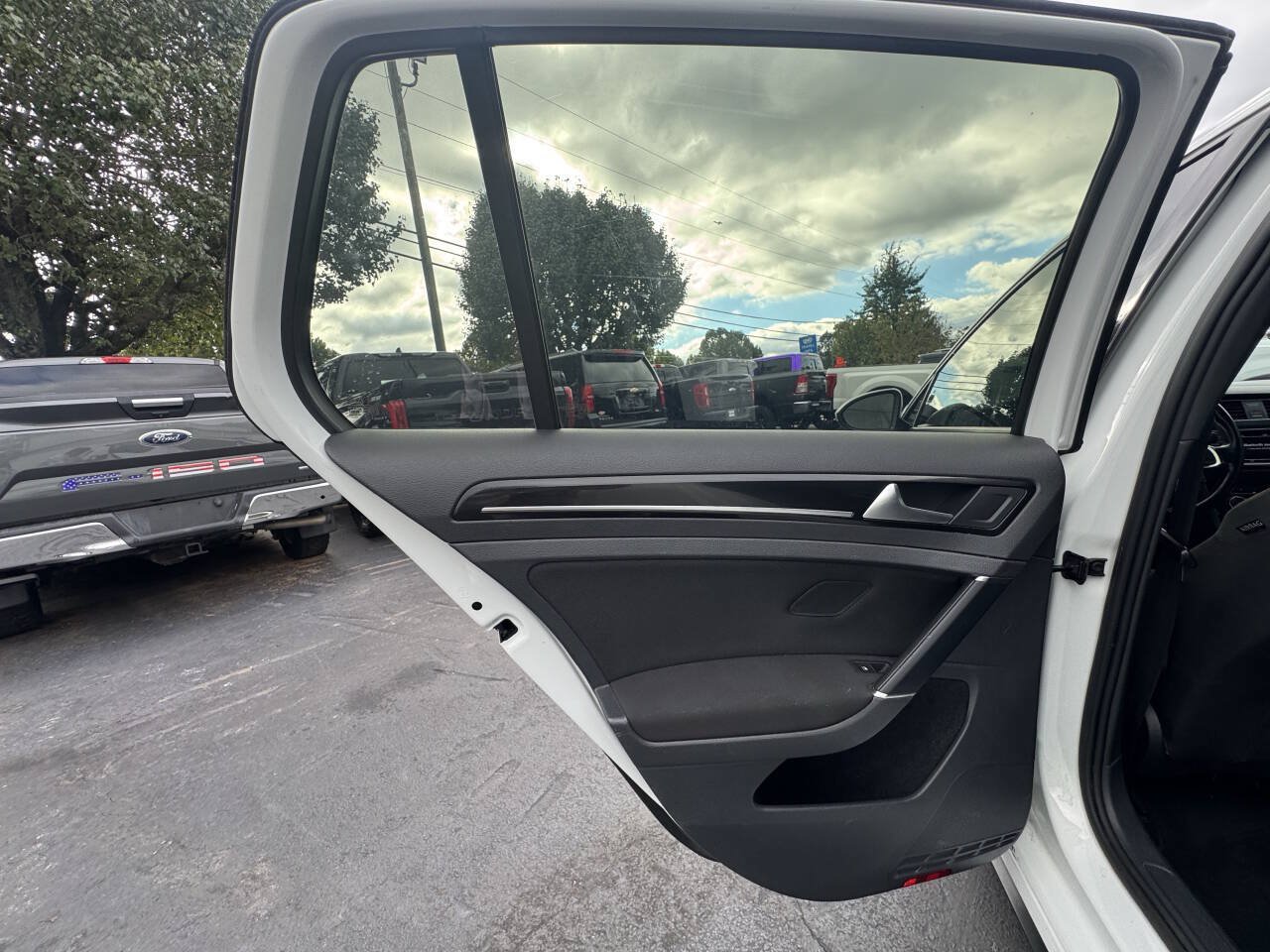 Used 2015 Volkswagen GTI S FWD image 15