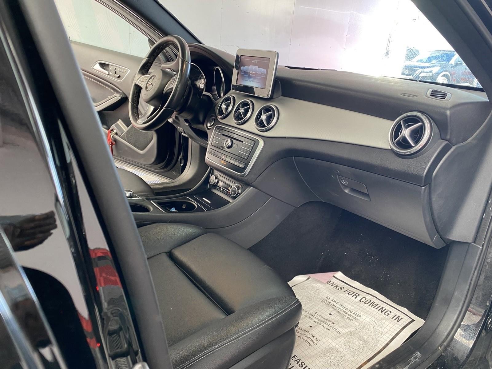 Used 2017 Mercedes-Benz GLA 250 4MATIC image 9