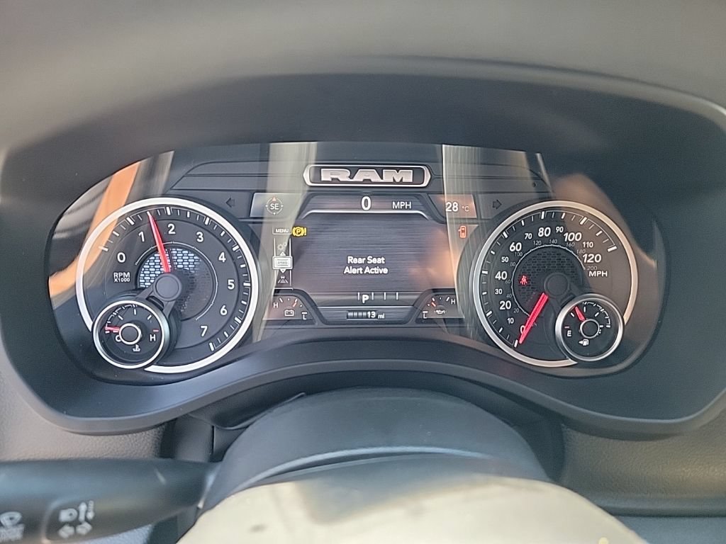 New 2026 RAM 1500 Express AWD/4WD image 9
