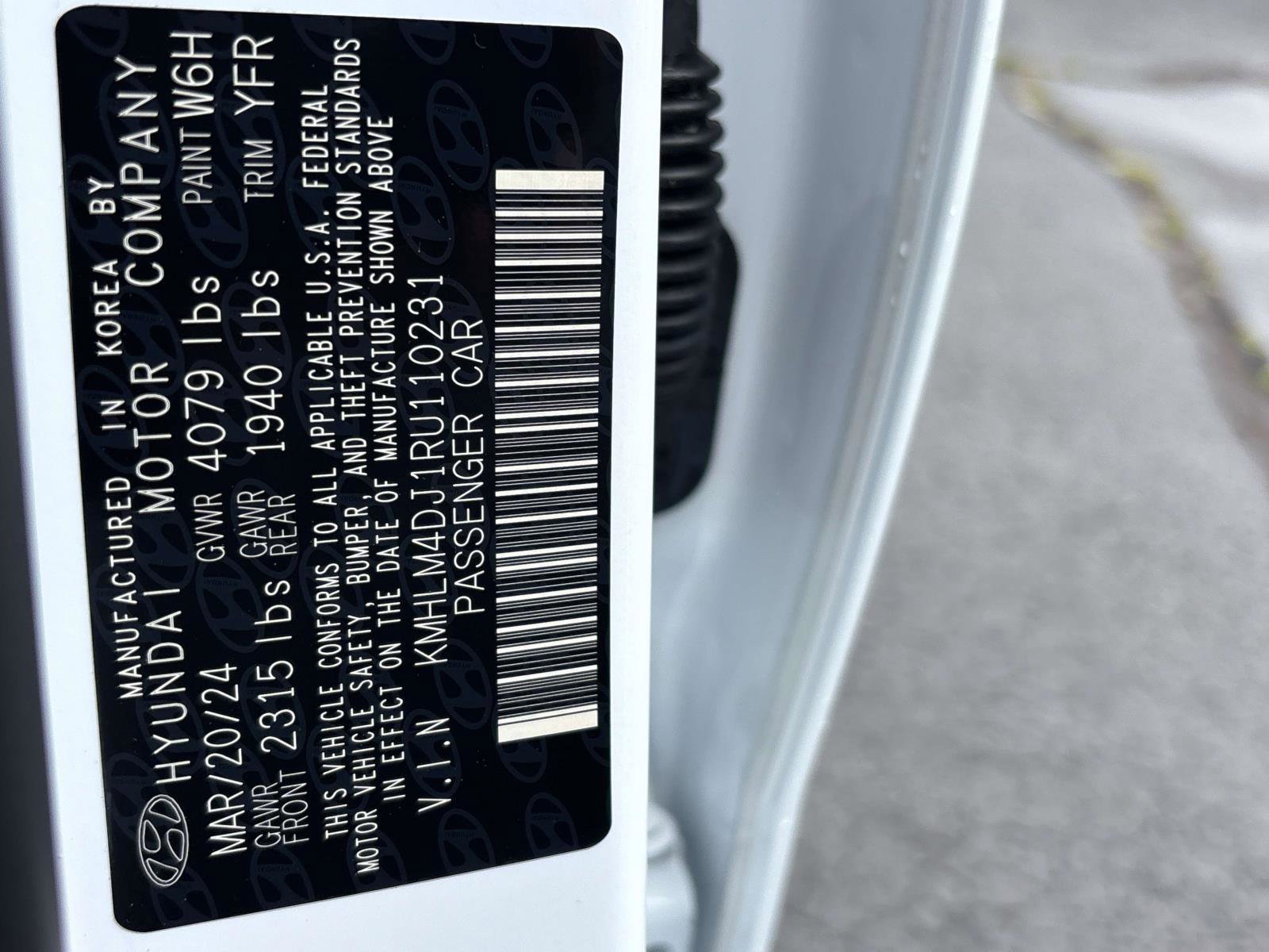 Used 2024 Hyundai Elantra Blue image 30