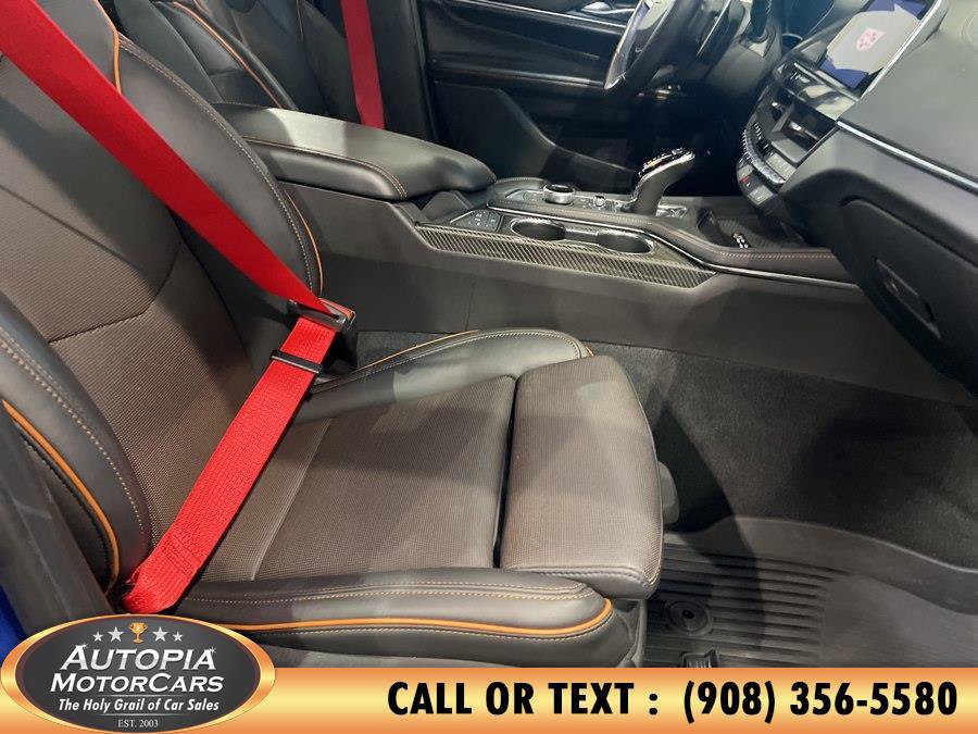 Used 2022 Cadillac CT4 V RWD image 12