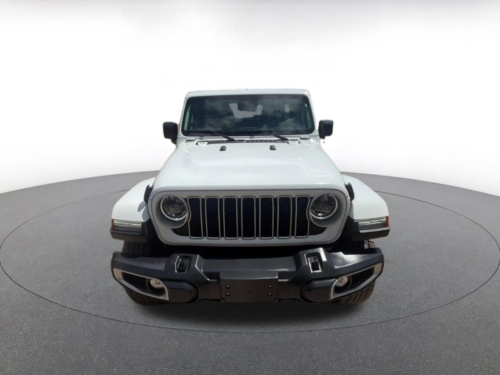 Used 2025 Jeep Wrangler Unlimited Sahara AWD/4WD image 8