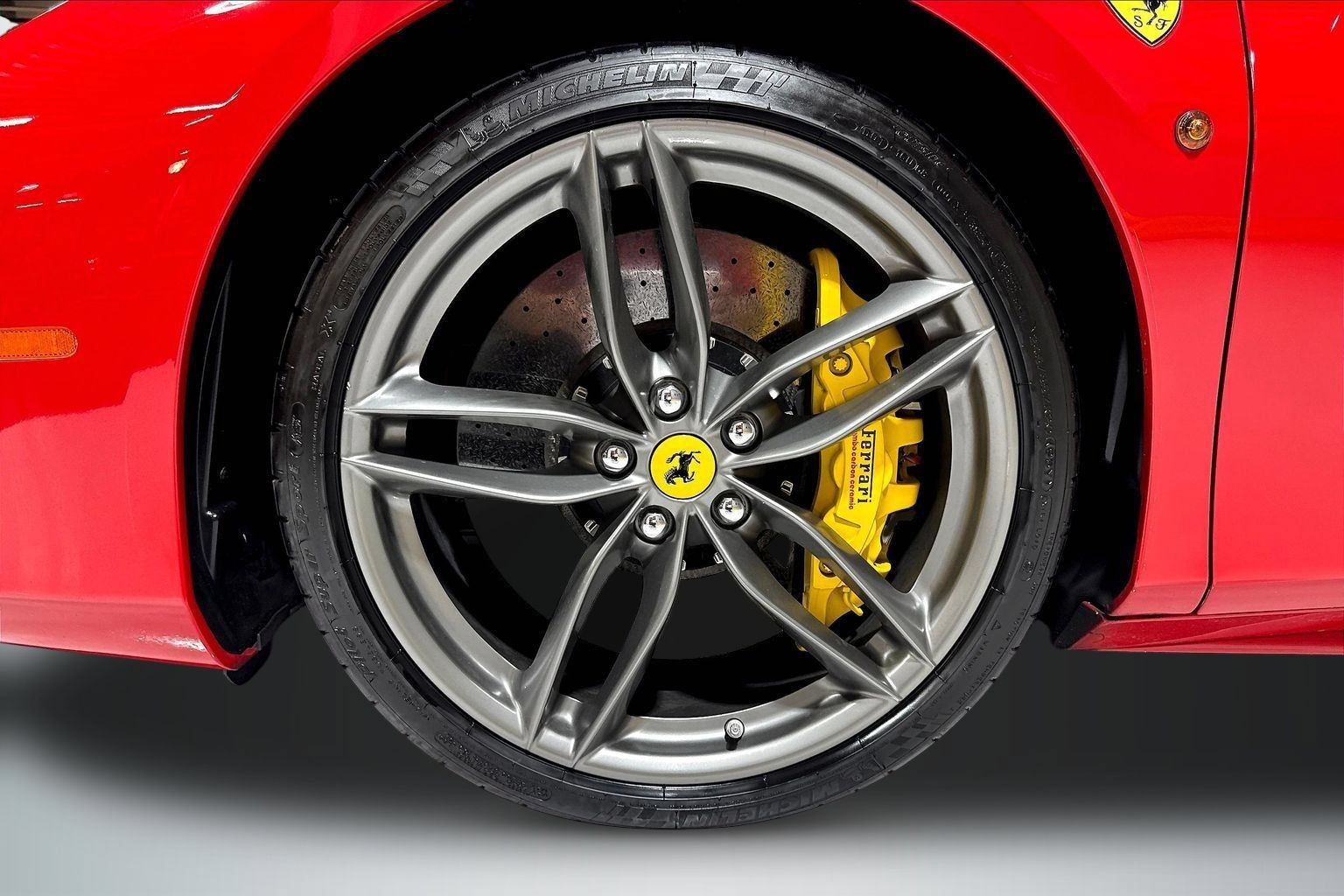 Used 2018 Ferrari 488 Spider RWD image 27