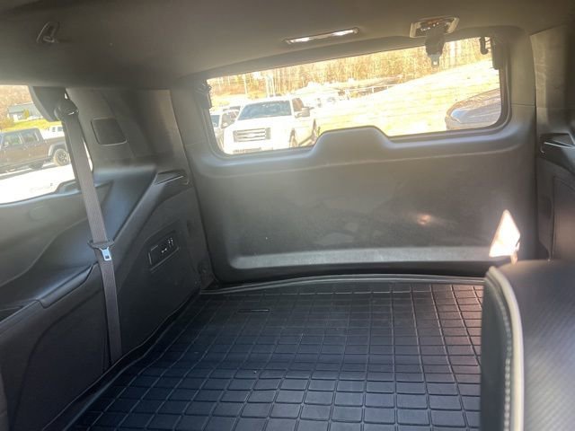 Used 2023 Cadillac Escalade Premium Luxury w/ Performance Package image 8