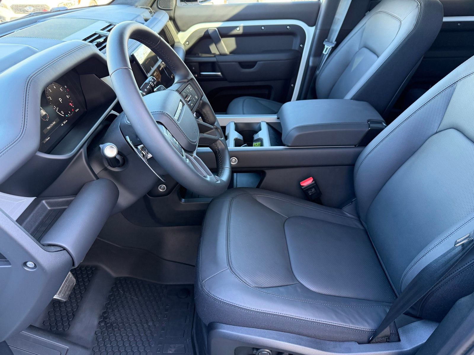 New 2026 Land Rover Defender 110 V8 image 9