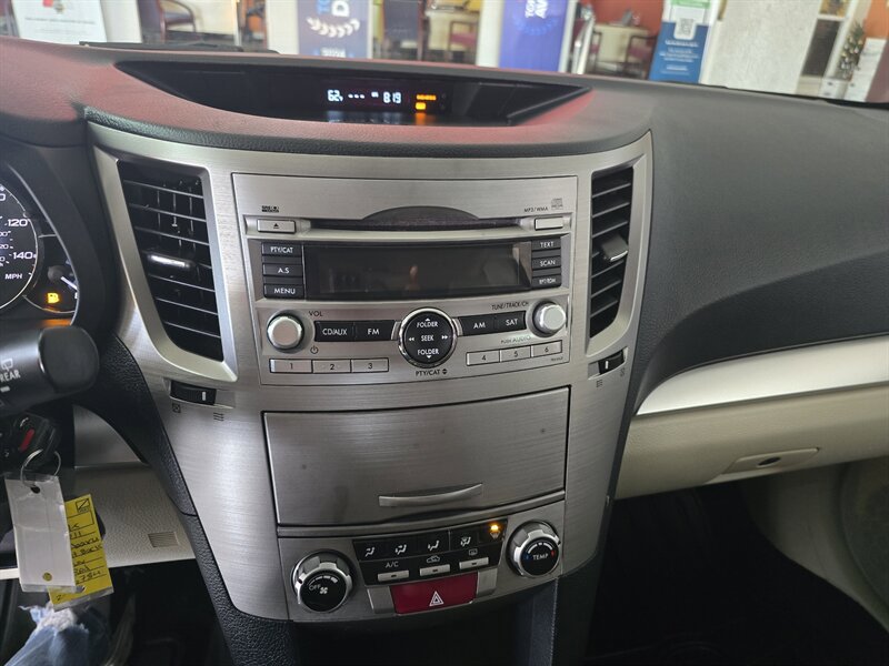 Used 2011 Subaru Outback 2.5i Premium AWD/4WD image 22