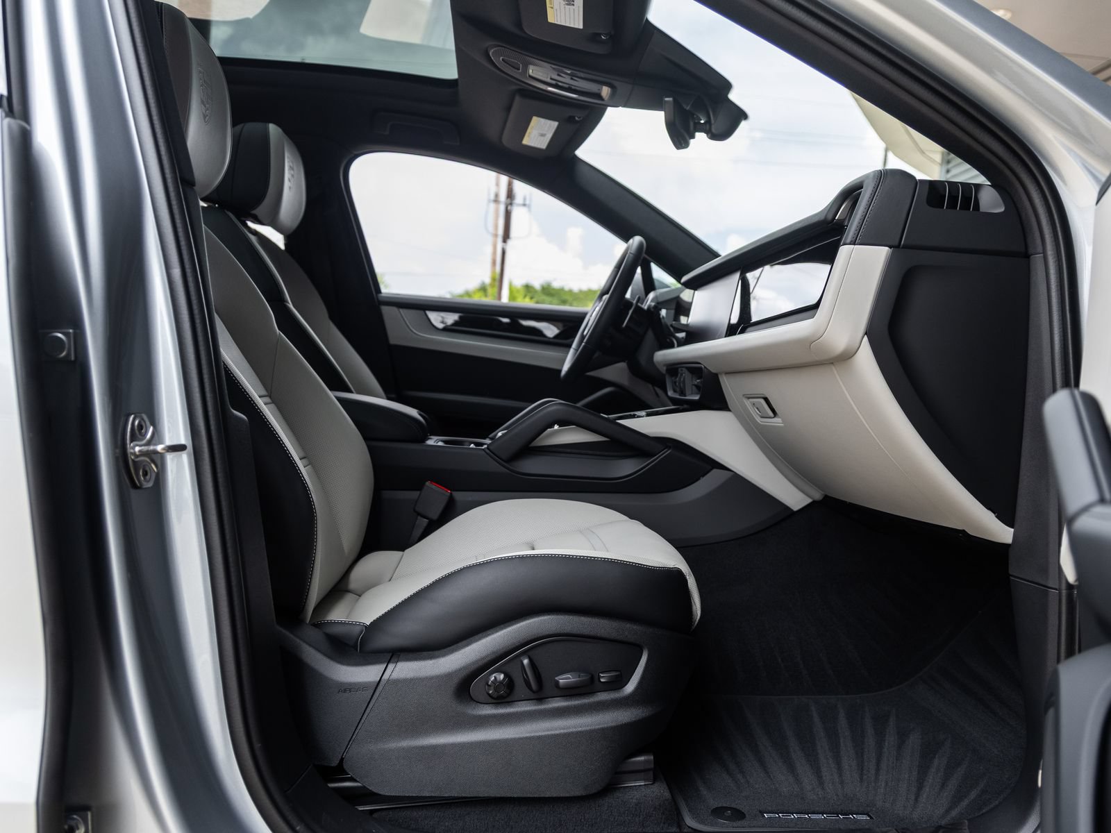 New 2026 Porsche Cayenne Coupe AWD/4WD image 42