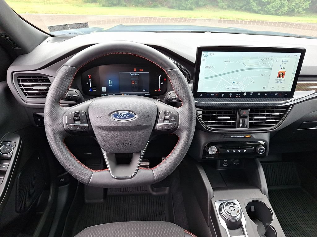 Used 2024 Ford Escape ST-Line w/ Tech Pack #1 AWD/4WD image 2
