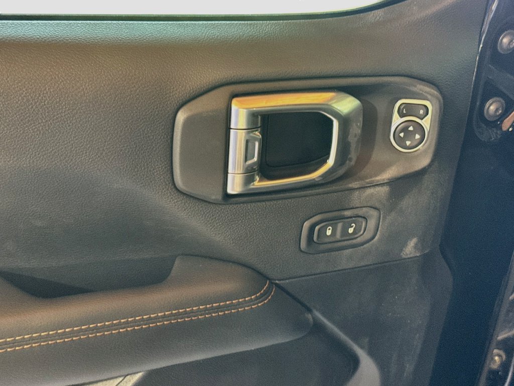 Certified 2022 Jeep Wrangler Unlimited Sahara AWD/4WD image 19