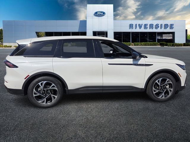 Used 2024 Lincoln Nautilus Premier w/ Equipment Group 102A image 8