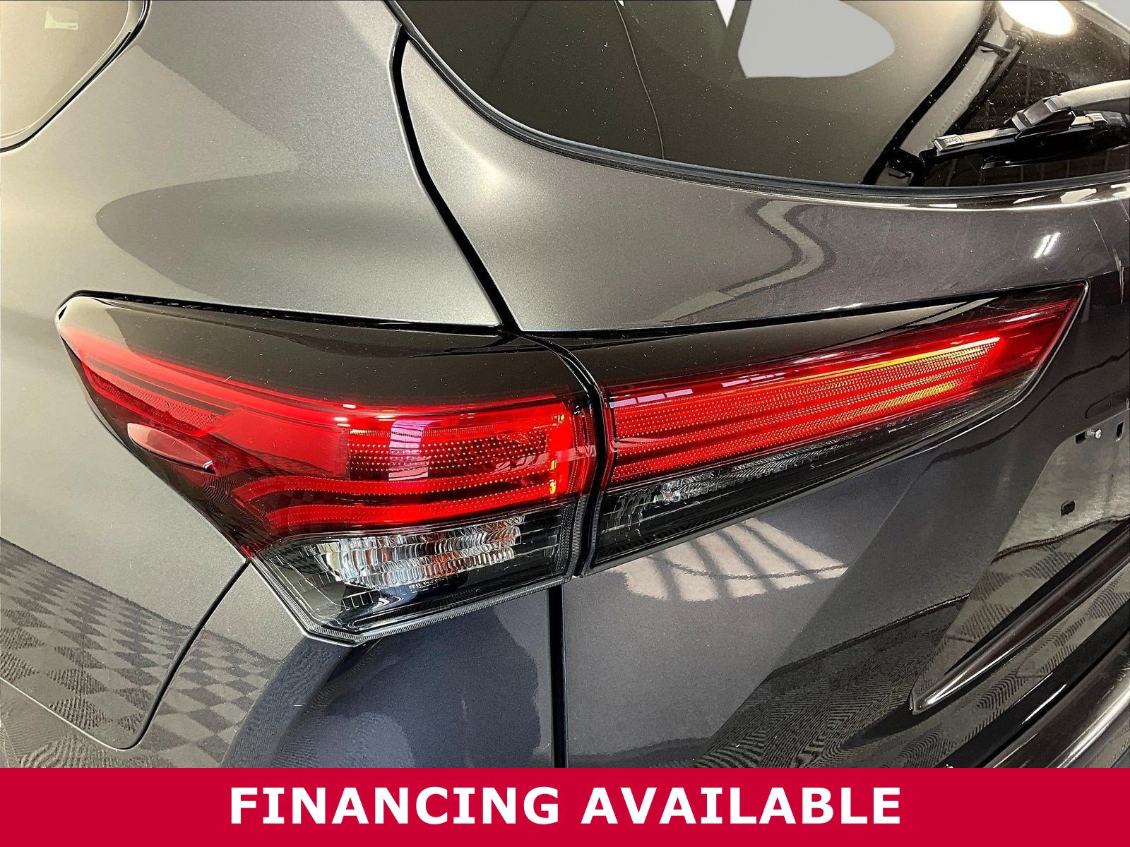 Used 2021 Toyota Highlander XSE AWD/4WD image 22