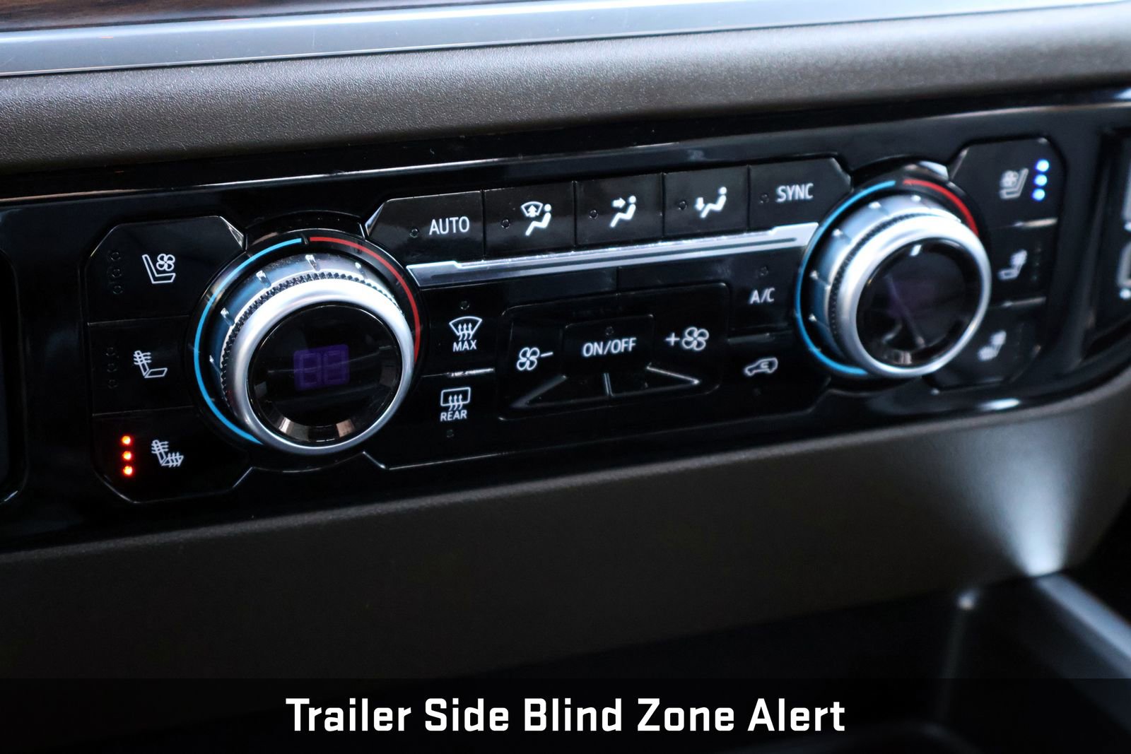 Used 2025 GMC Sierra 2500 SLT w/ Texas SLT Premium Package image 38