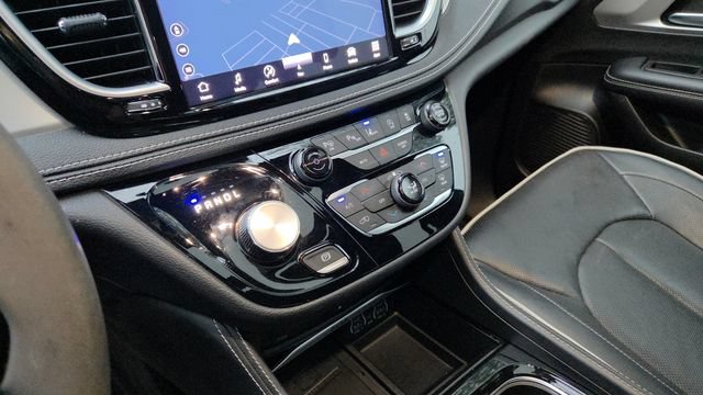 Certified 2023 Chrysler Pacifica Limited w/ Uconnect Theater Family Group AWD/4WD image 20
