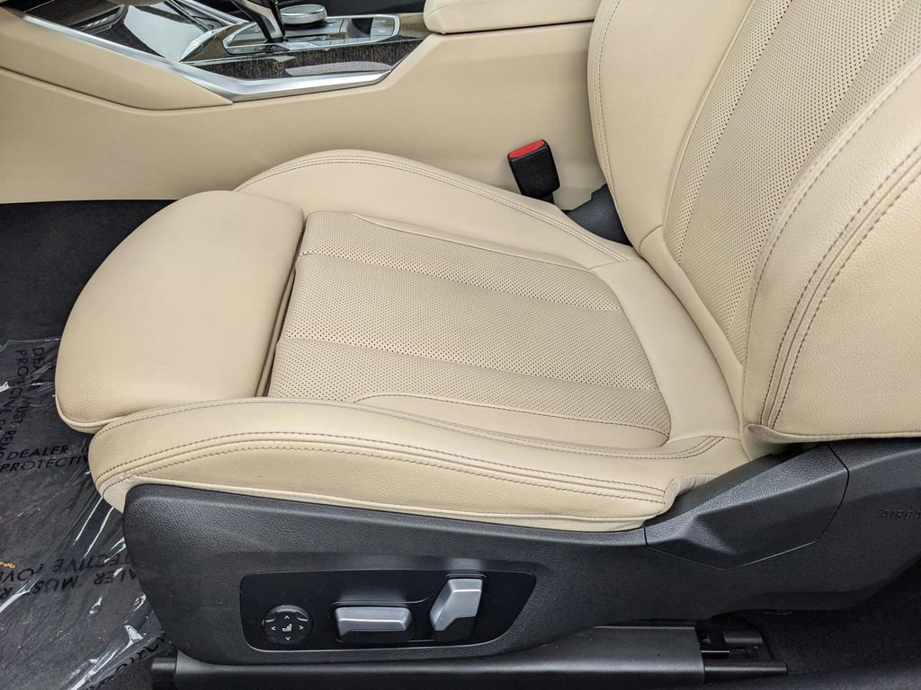 Used 2023 BMW 430i xDrive Convertible w/ Premium Package image 16