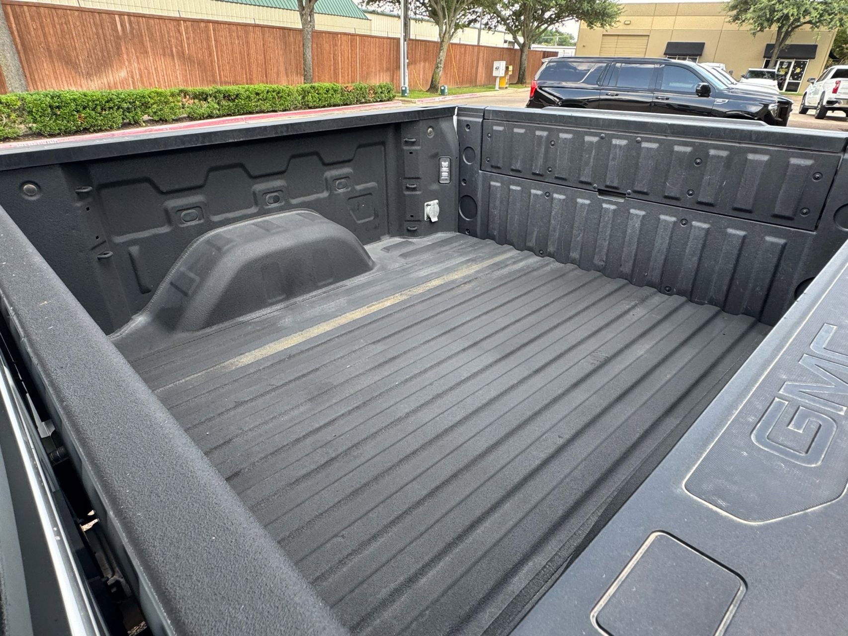 Used 2024 GMC Sierra 1500 AT4 w/ AT4 Premium Package image 14