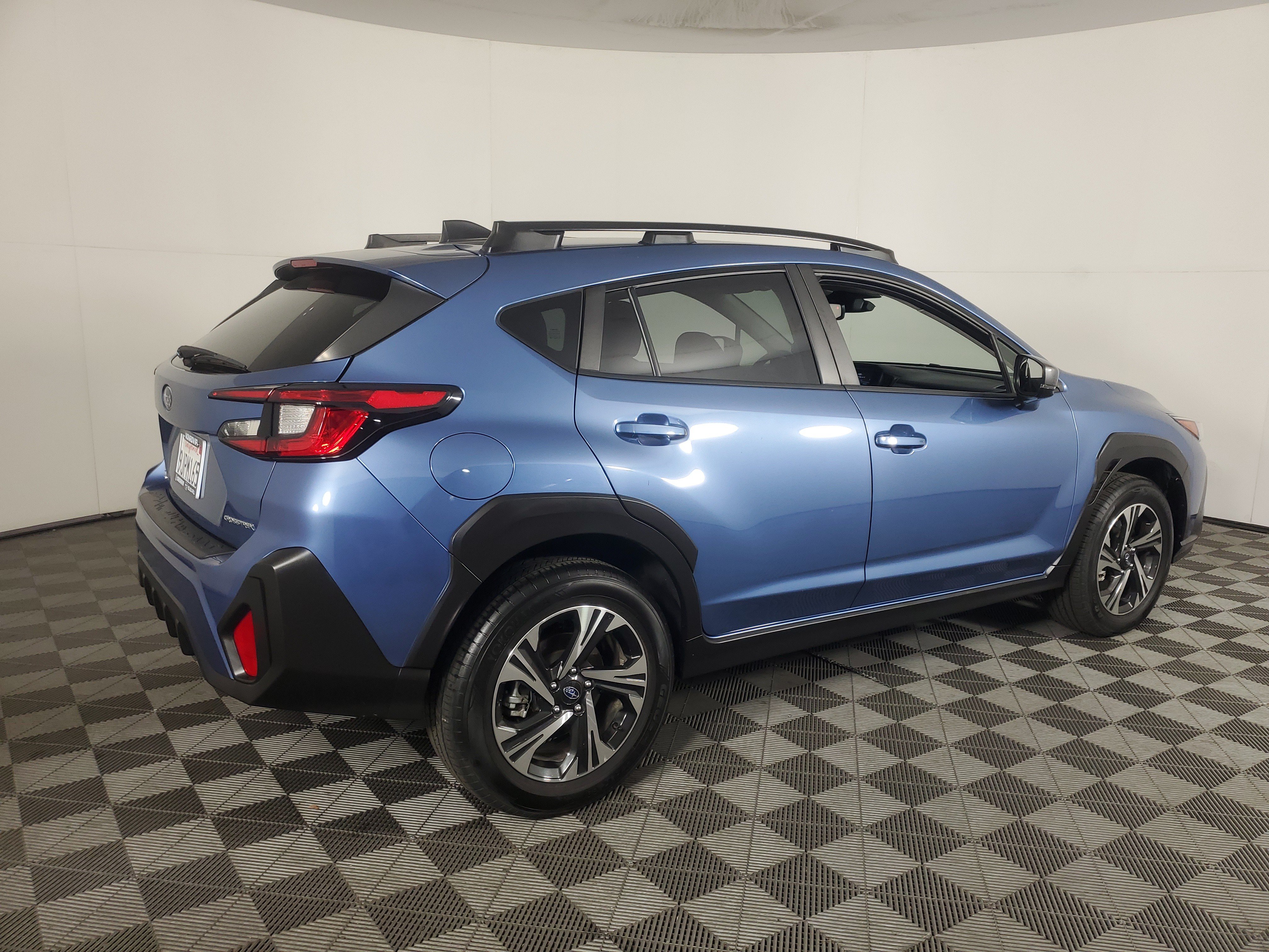 Used 2024 Subaru Crosstrek 2.0i Premium AWD/4WD image 4