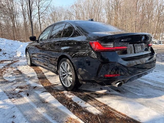 Used 2023 BMW 330i xDrive Sedan w/ Premium Package image 4