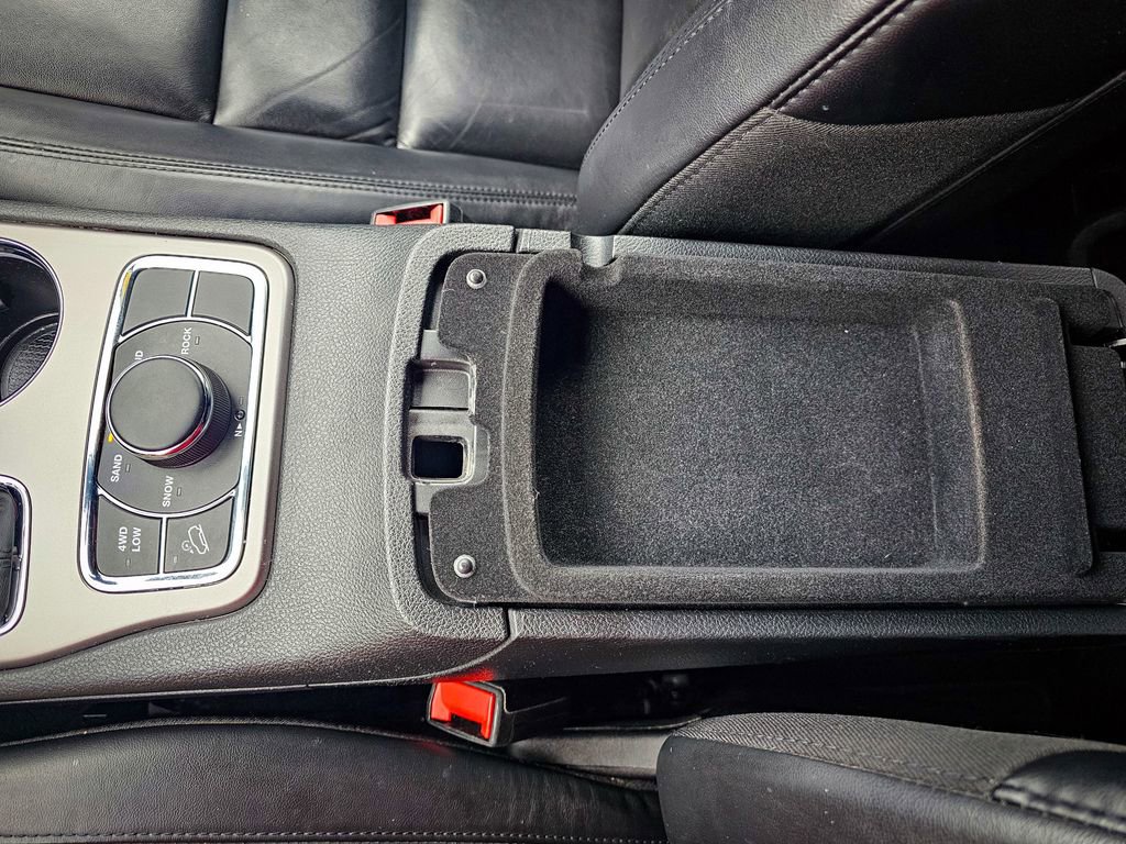 Used 2019 Jeep Grand Cherokee Limited image 31