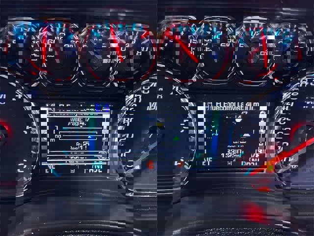 Used 2019 Chevrolet Suburban LT image 12