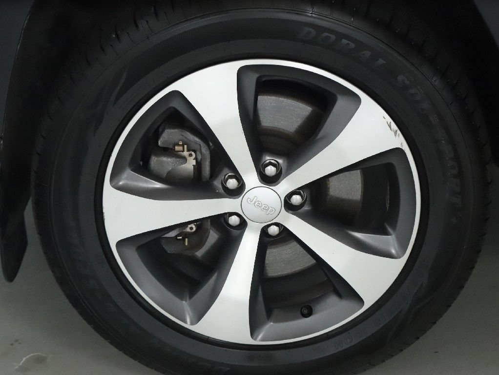 Used 2020 Jeep Cherokee Limited AWD/4WD image 38