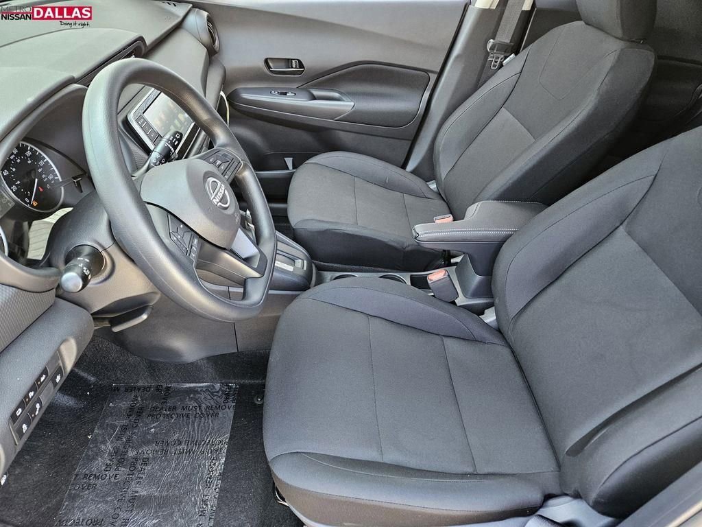 New 2025 Nissan Kicks Play S image 10