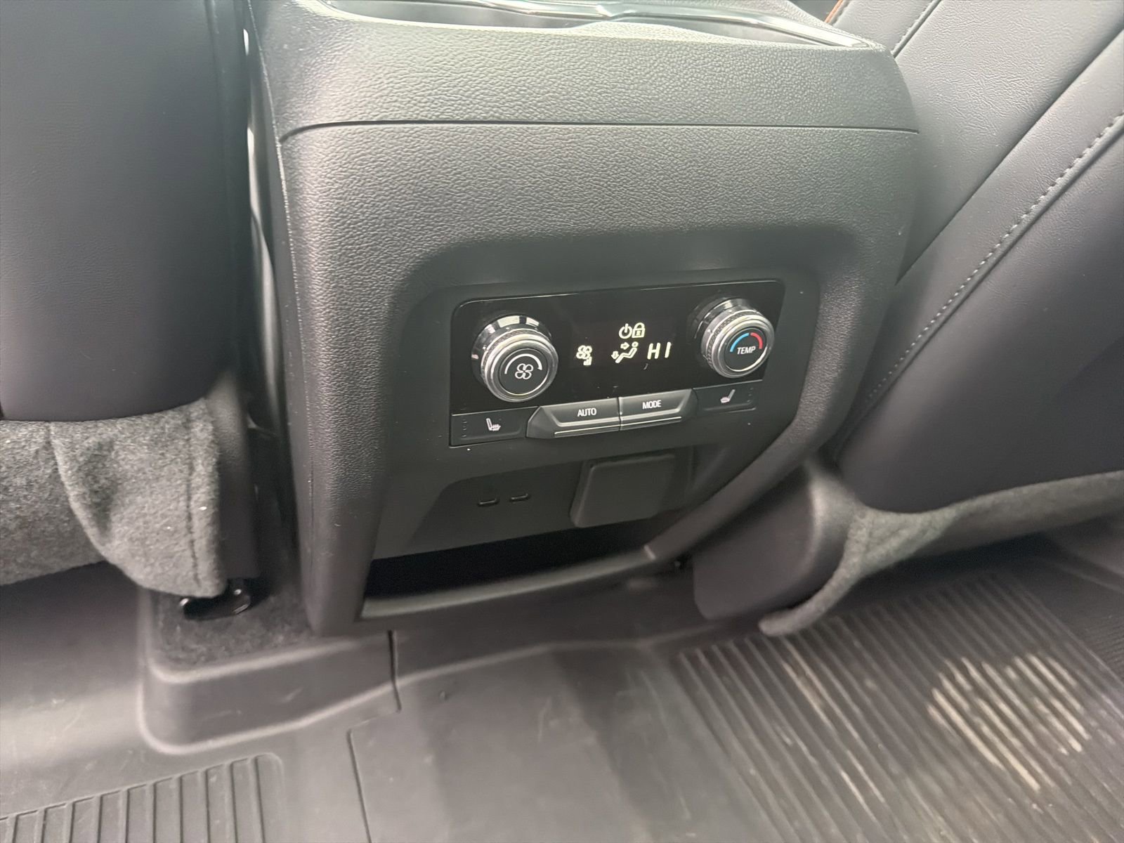 Certified 2024 GMC Acadia AT4 w/ Luxury Package image 26