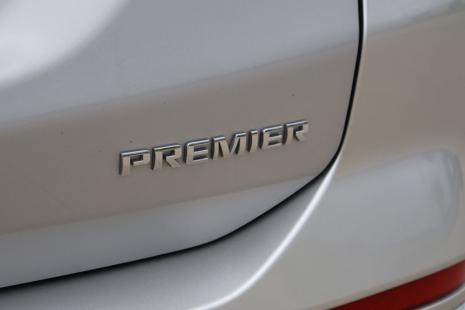 Used 2019 Chevrolet Equinox Premier FWD image 8