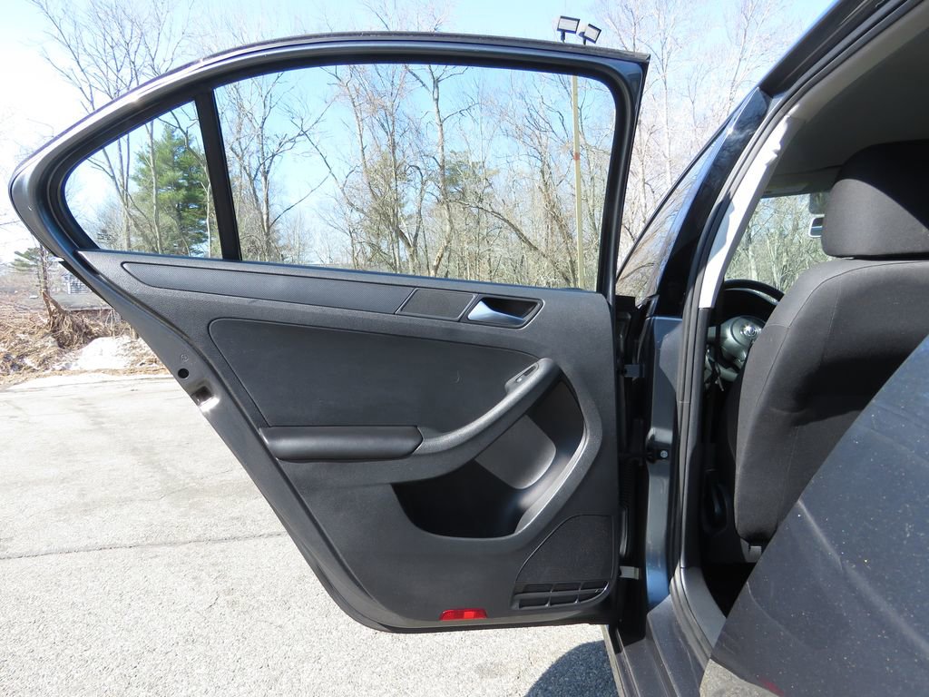 Used 2014 Volkswagen Jetta S image 17