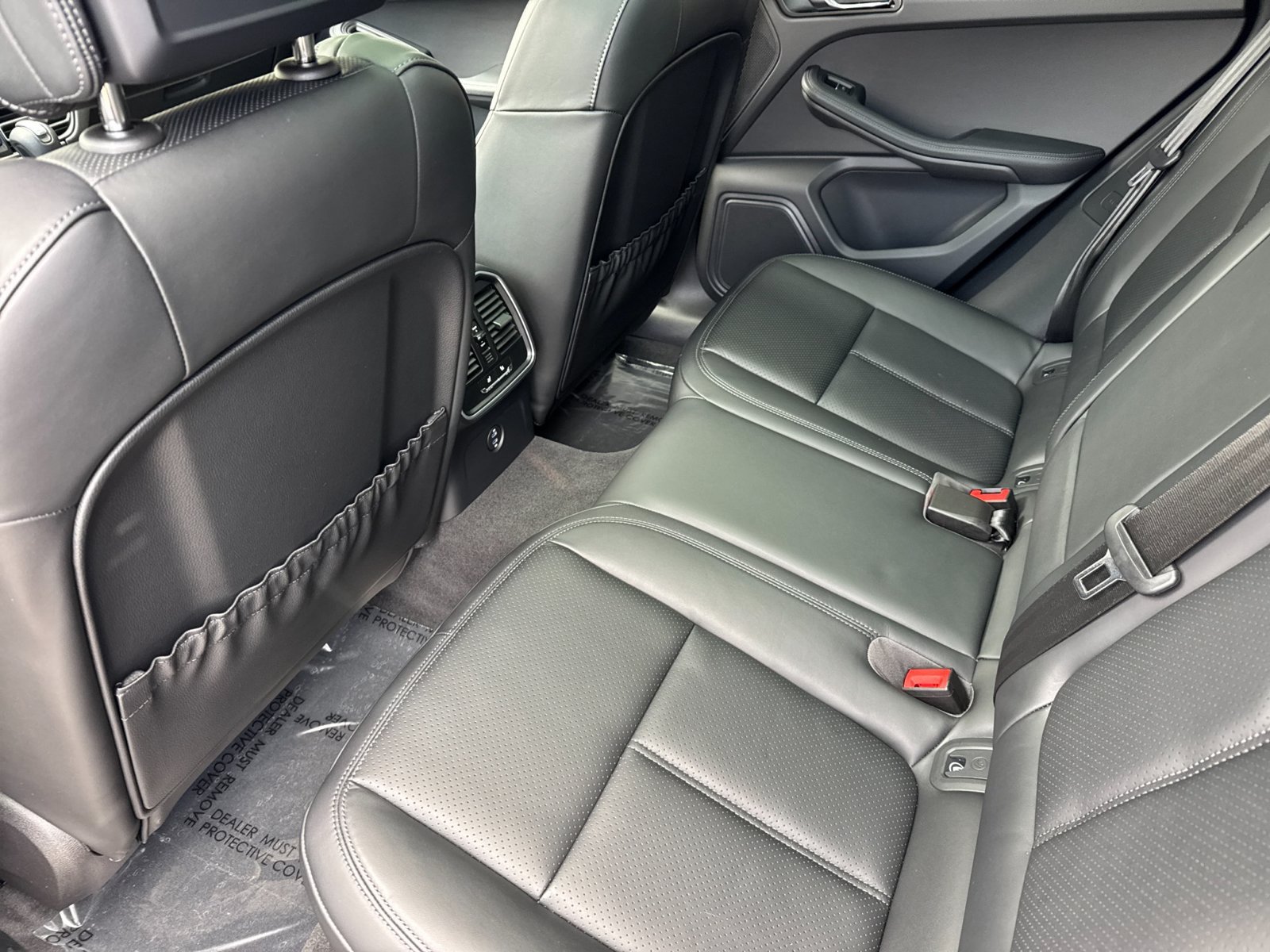 Certified 2026 Porsche Macan AWD/4WD image 14
