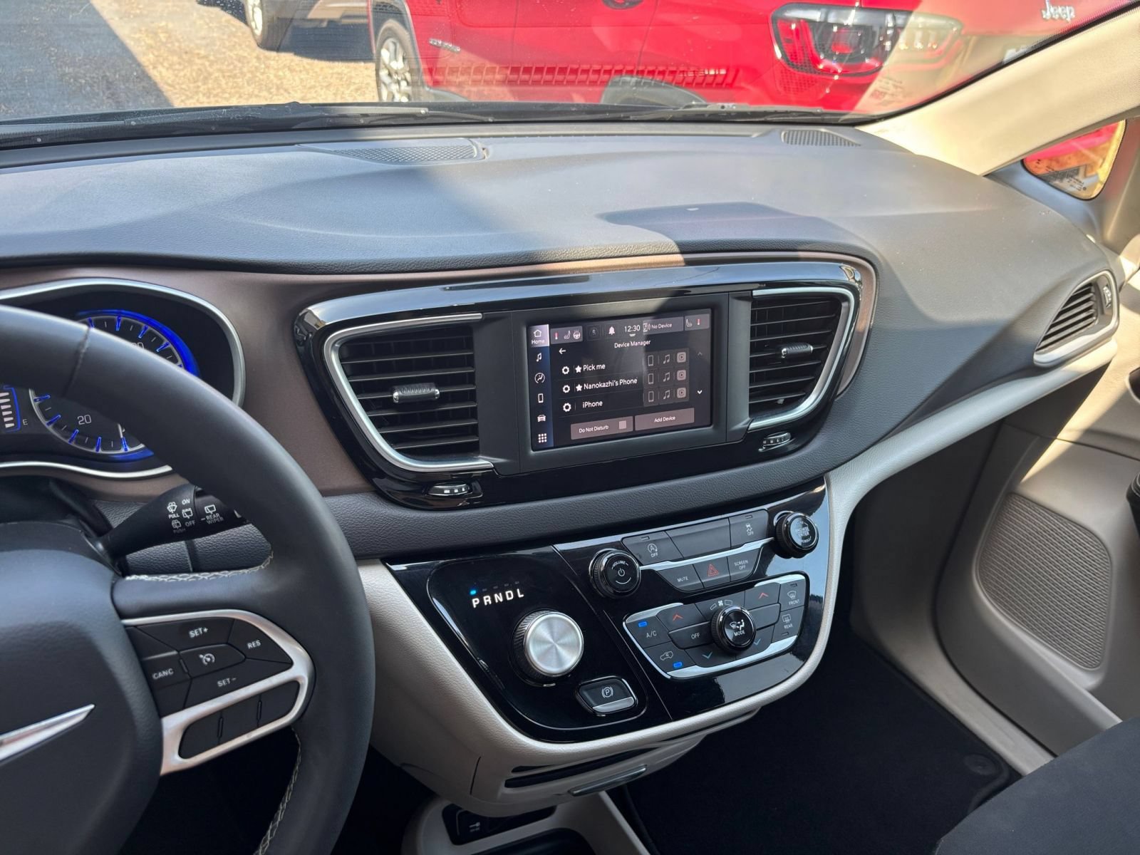Used 2024 Chrysler Voyager LX FWD image 17