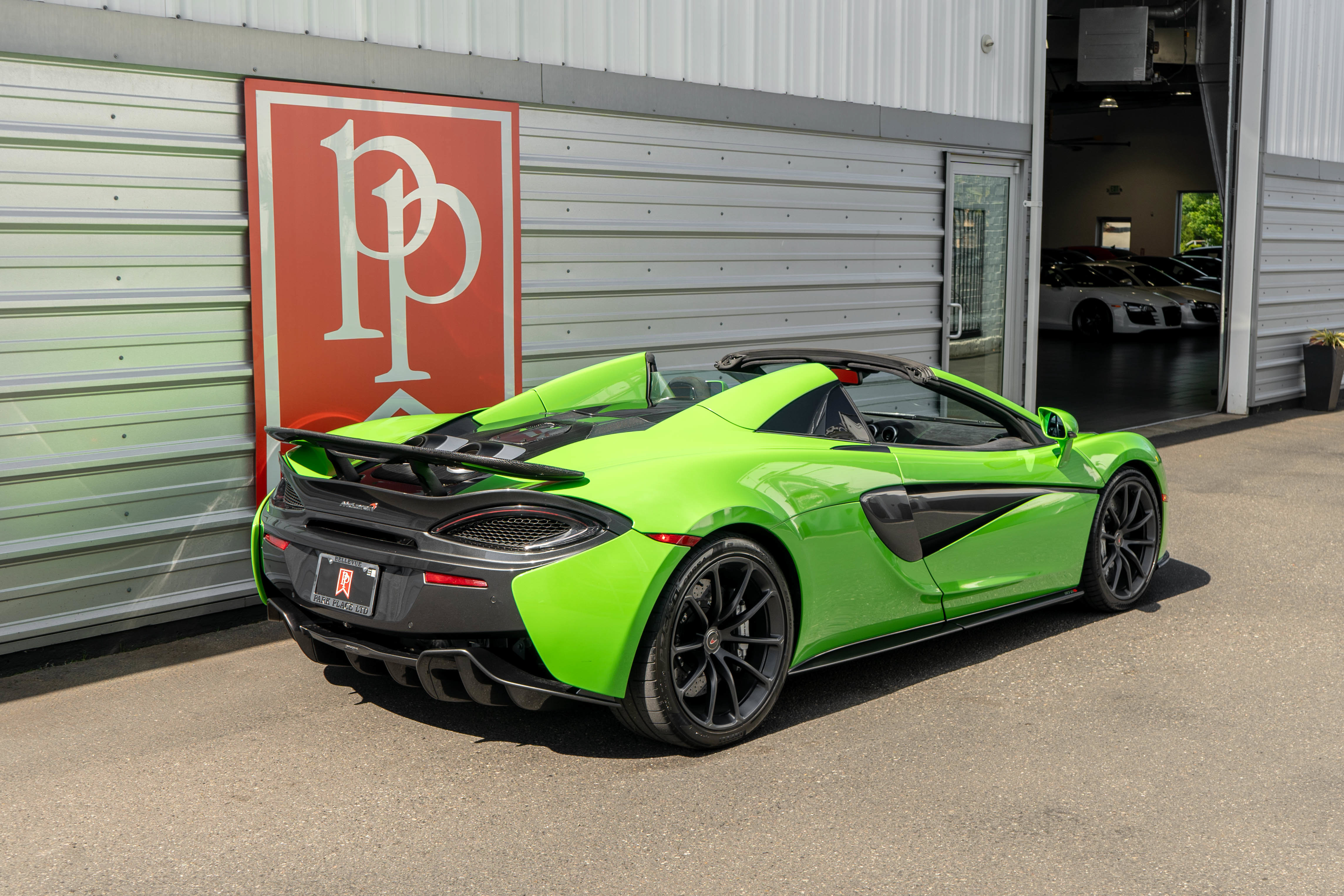 Used 2018 McLaren 570S Spider RWD image 30