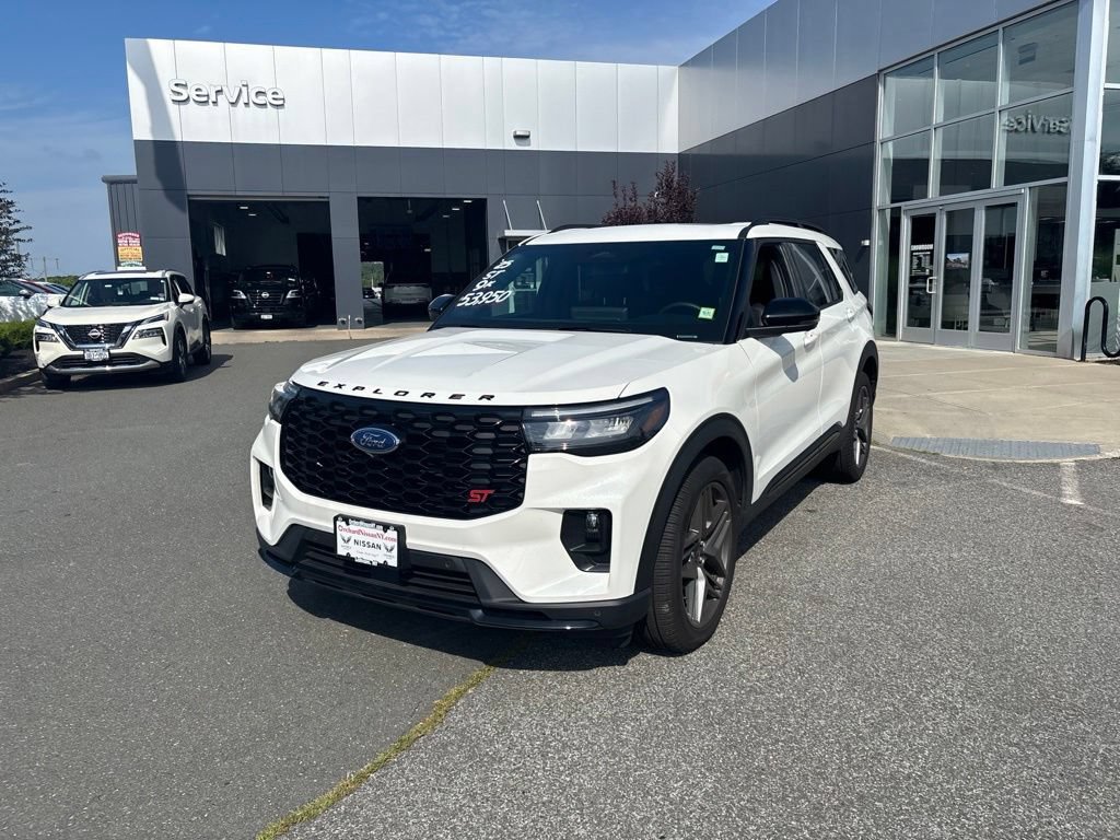 Used 2025 Ford Explorer ST w/ Sun And Sound Package AWD/4WD image 3