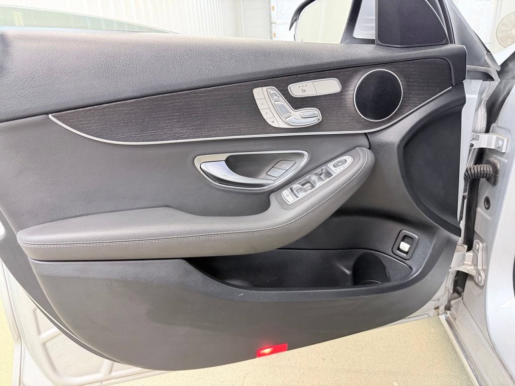 Used 2020 Mercedes-Benz C 300 Sedan image 8