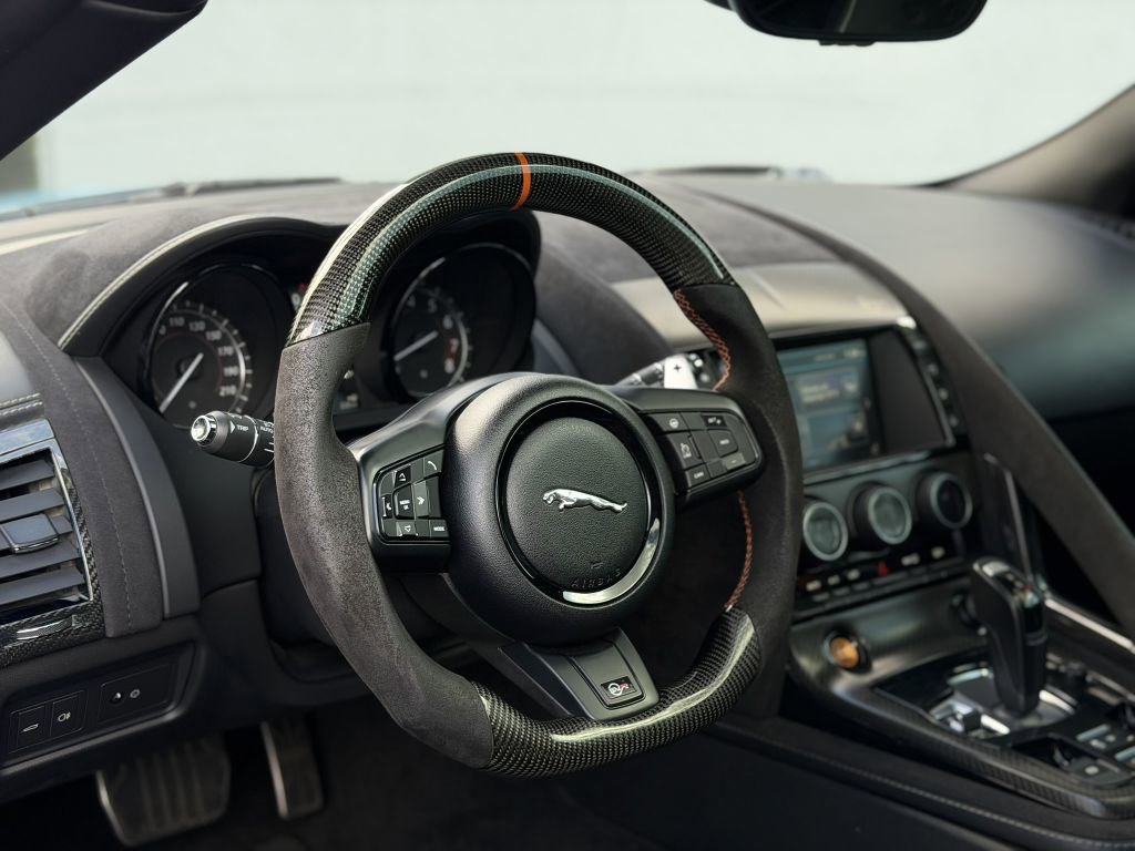 Used 2017 Jaguar F-TYPE SVR image 22