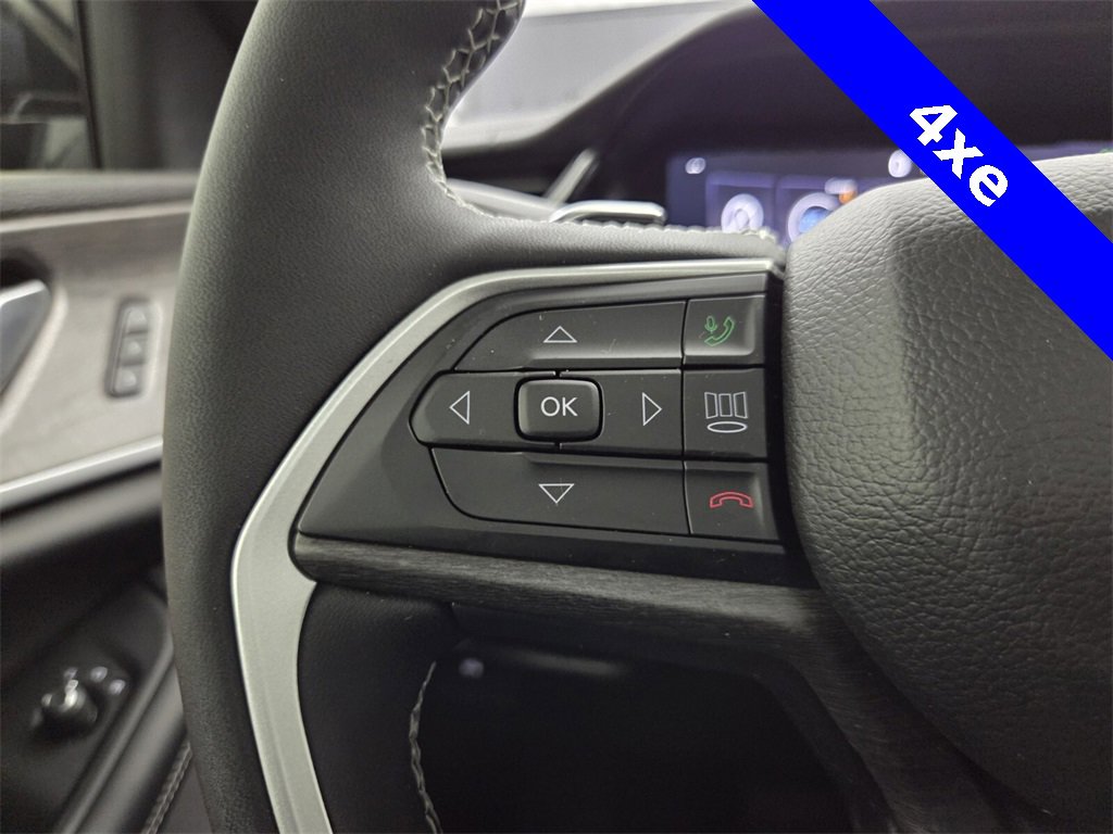 Used 2023 Jeep Grand Cherokee 4WD 4xe image 39