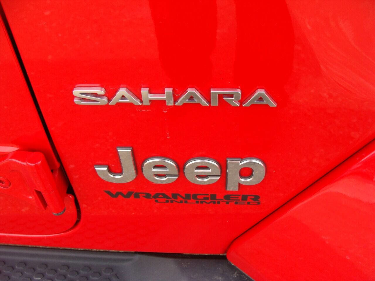 Used 2020 Jeep Wrangler Unlimited Sahara w/ Uconnect 4C Nav & Sound Group image 4