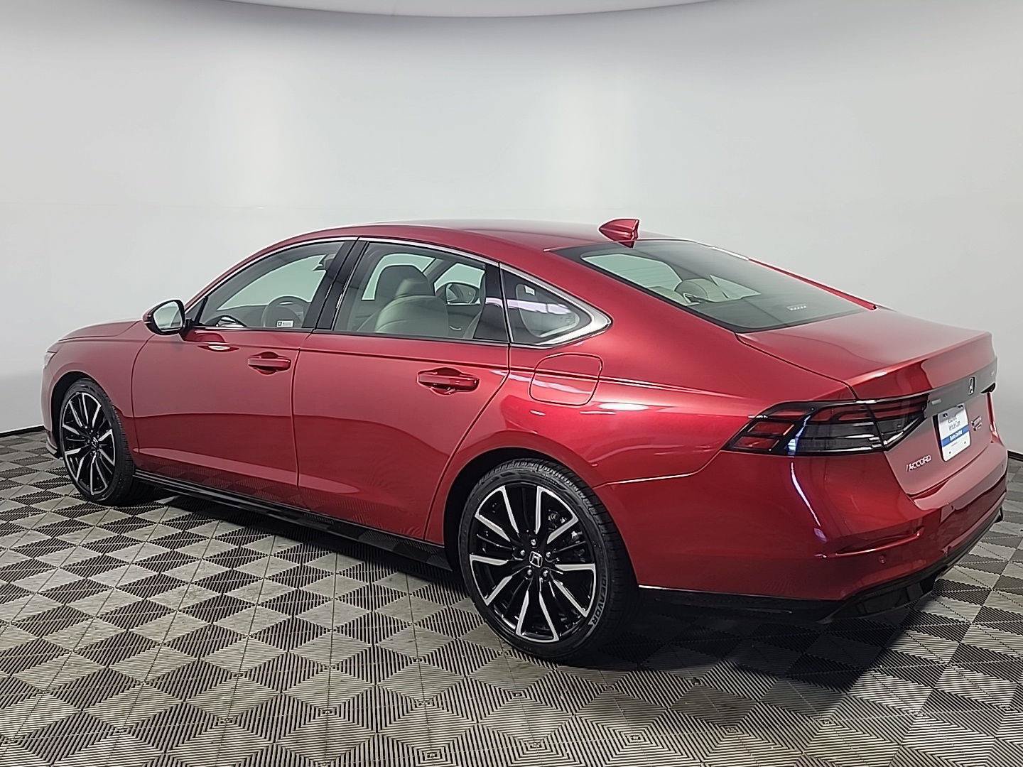 Used 2023 Honda Accord Touring image 9