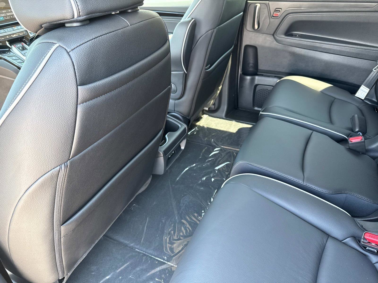 New 2026 Honda Odyssey Touring image 14