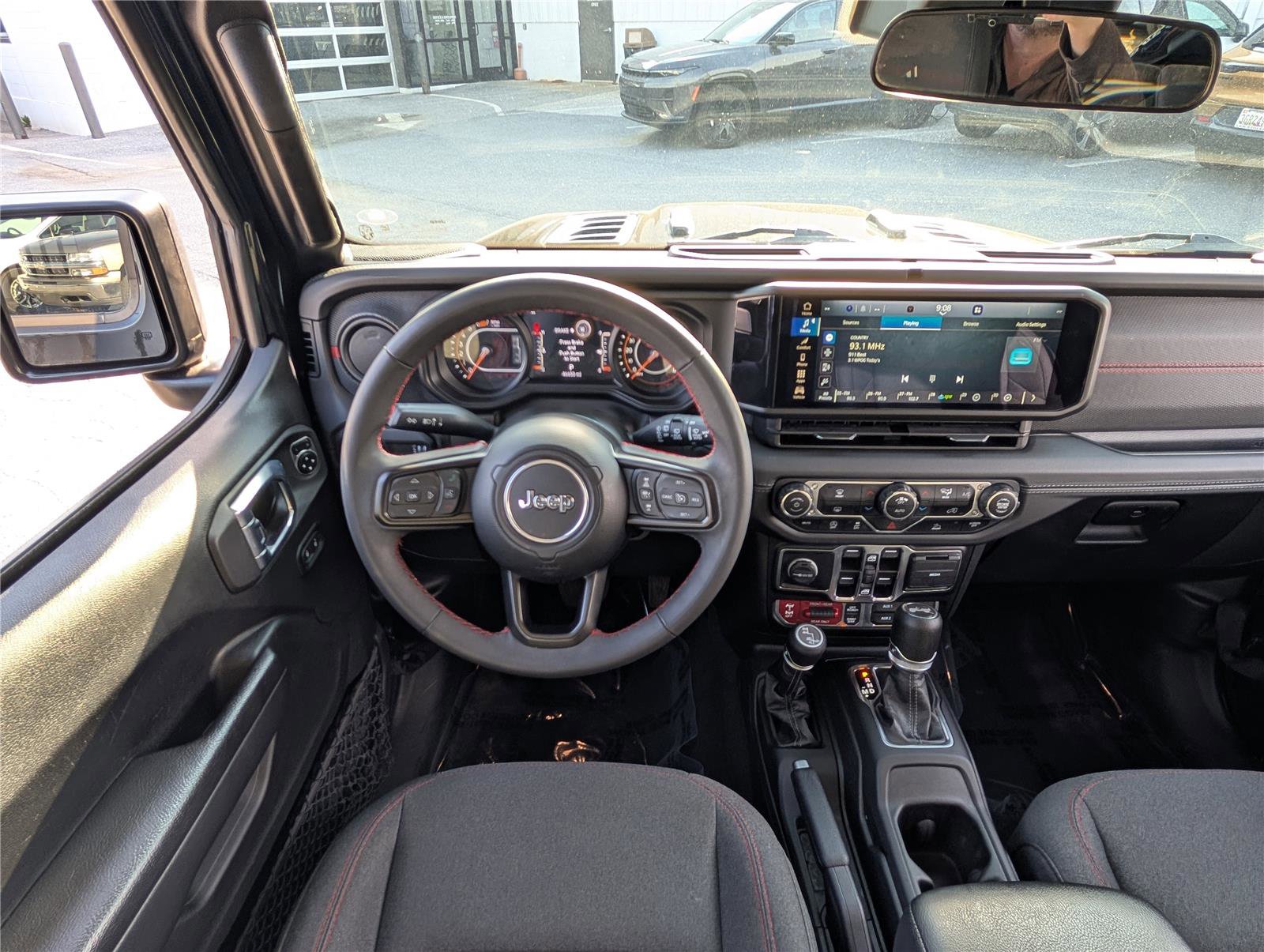 Used 2024 Jeep Wrangler Unlimited Rubicon AWD/4WD image 19