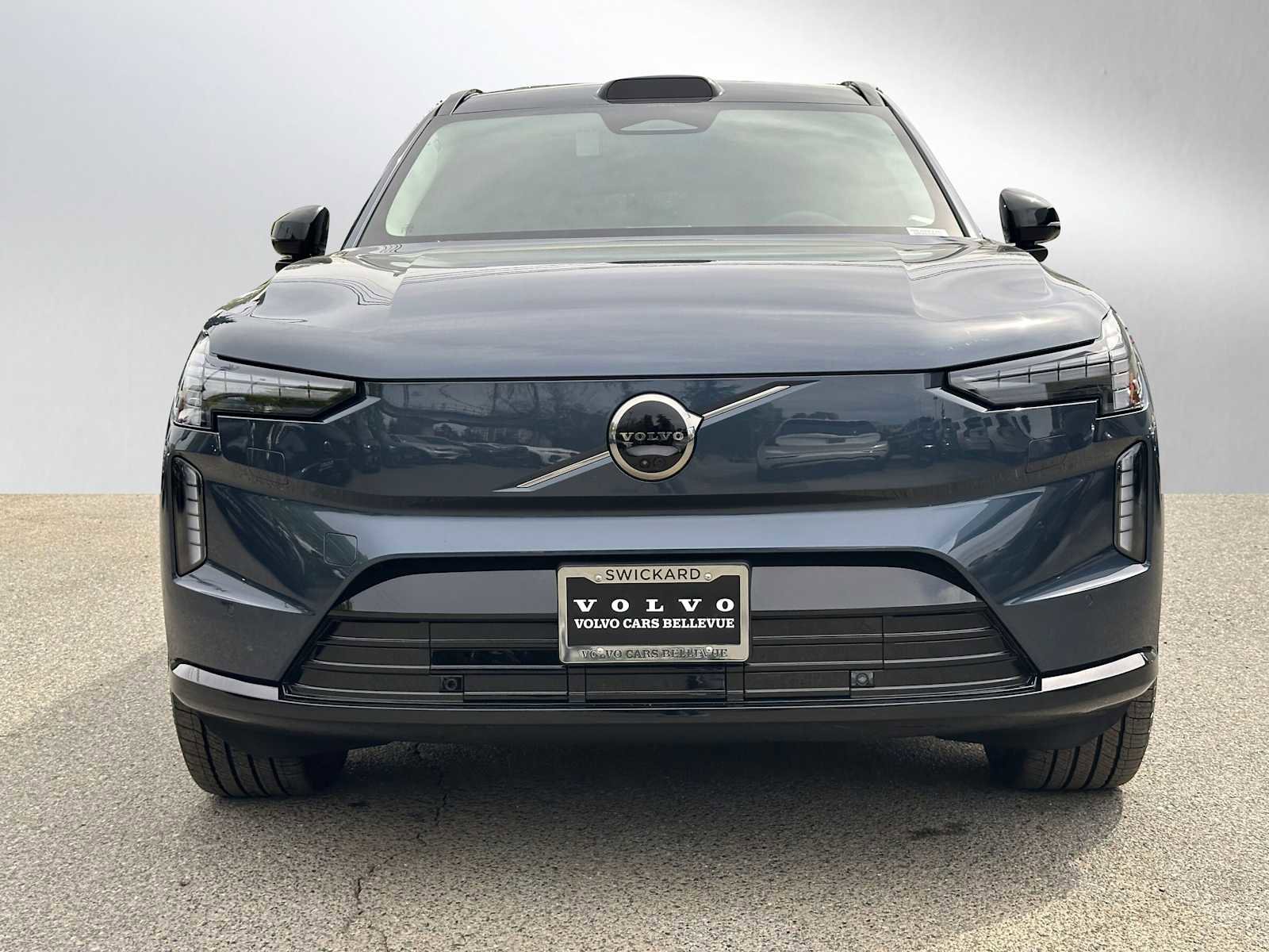 Used 2025 Volvo EX90 Plus w/ Protection Package Premier AWD/4WD image 8