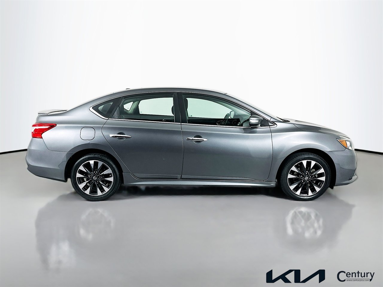 Used 2018 Nissan Sentra SR w/ Protection Package FWD image 4