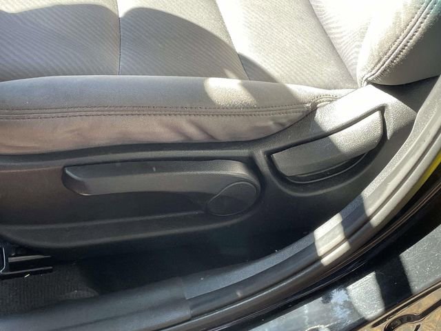 Used 2013 Hyundai Elantra GLS w/ Preferred Pkg FWD image 17