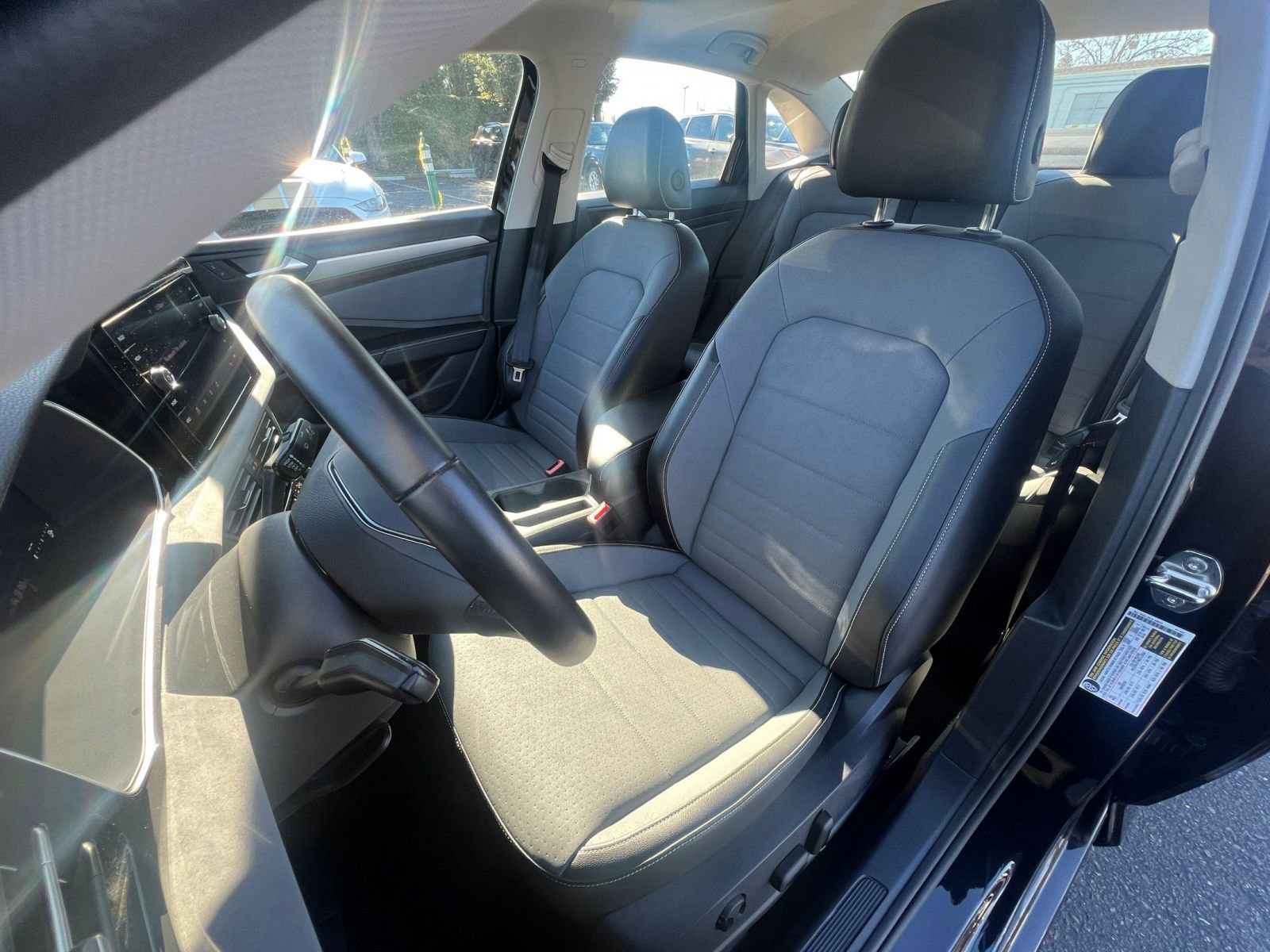 Used 2025 Volkswagen Jetta SE image 36