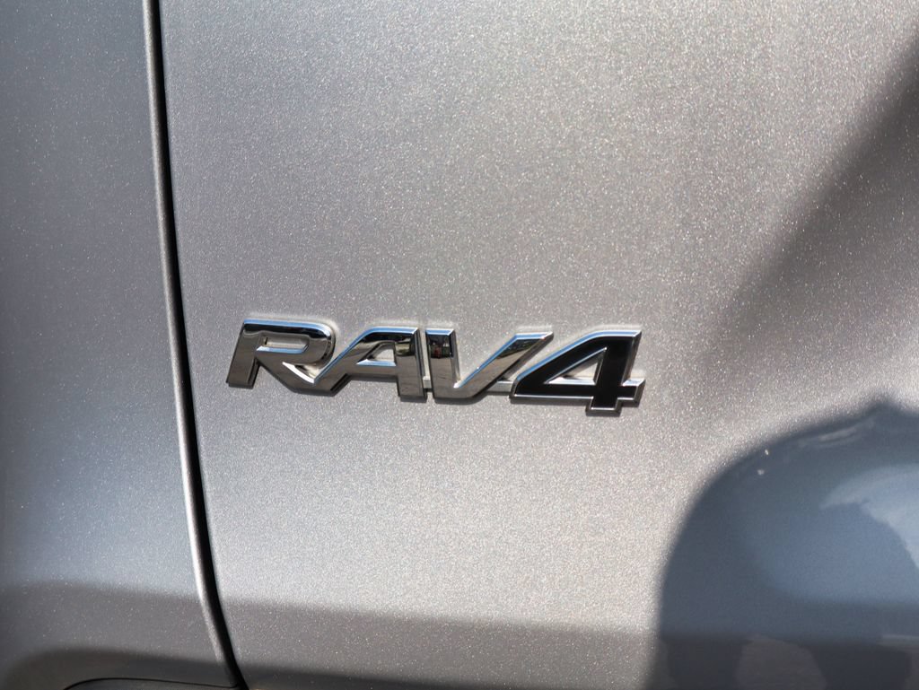 Used 2022 Toyota RAV4 XLE w/ Convenience Package AWD/4WD image 21